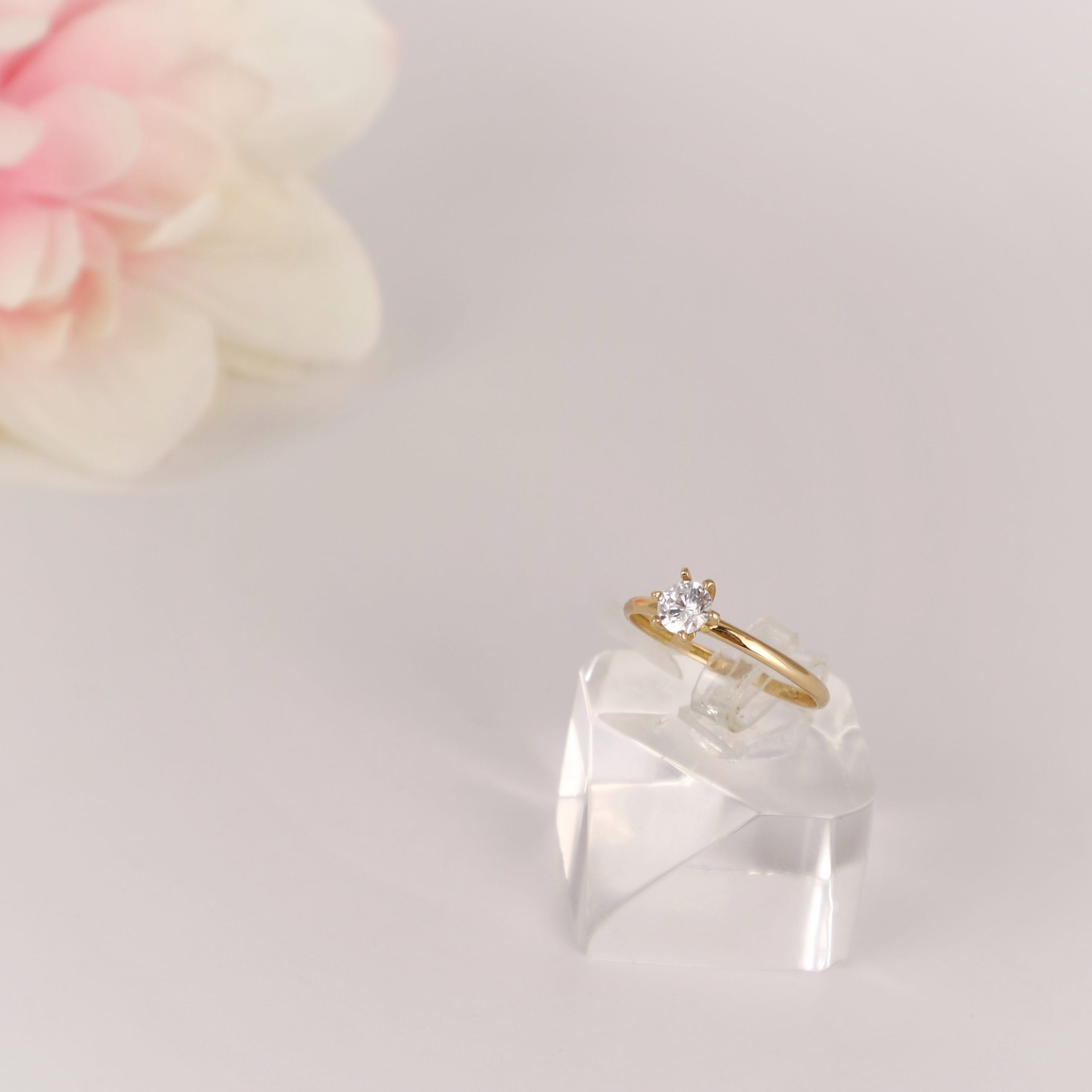 0.83 انگشتر طلای سولیتر